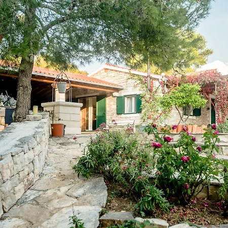 Holiday Ivan Feriehus Milna (Brac)